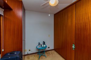 Image 19 - 858343