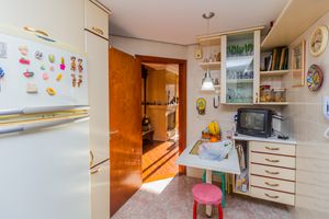 Image 21 - 858343