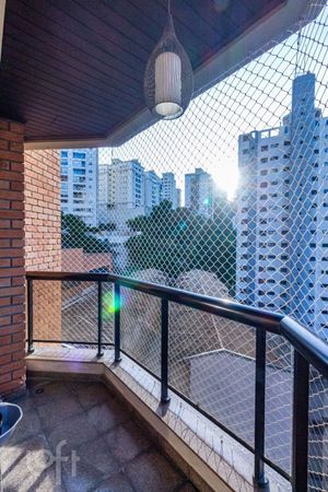 Image 9 - 858349