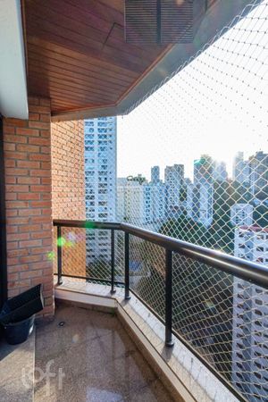 Image 9 - 858359