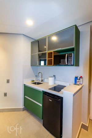 Image 8 - 858359