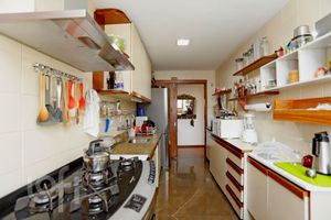 Image 32 - 858379