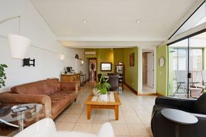 Image 6 - 858379