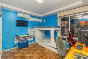 Image 3 - 858402