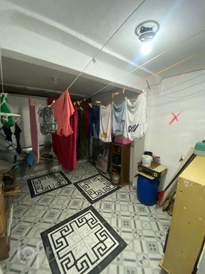 Image 6 - 858431