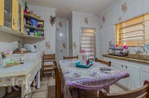 Image 3 - 858446