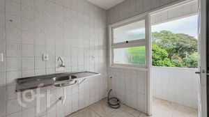 Image 4 - 858491