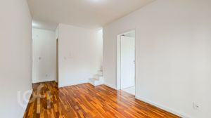Image 3 - 858491