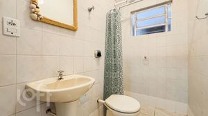 Image 11 - 858491