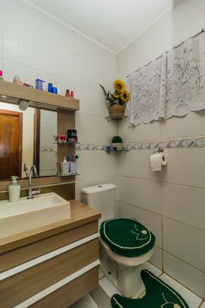 Image 18 - 858494