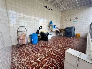 Image 19 - 858504
