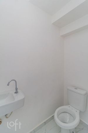 Image 33 - 858524