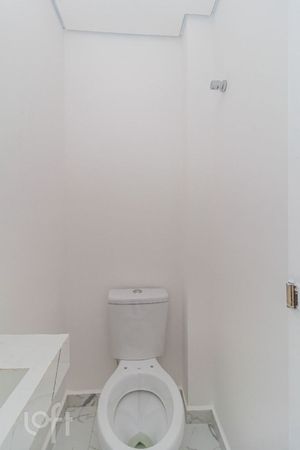 Image 4 - 858525