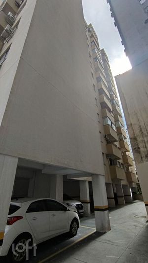 Image 25 - 858531