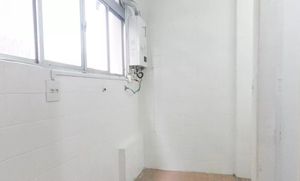 Image 19 - 858532