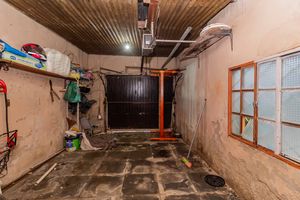 Image 33 - 858545