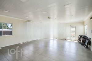 Image 10 - 858582