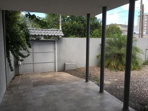 Image 3 - 858615