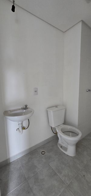 Image 12 - 858630
