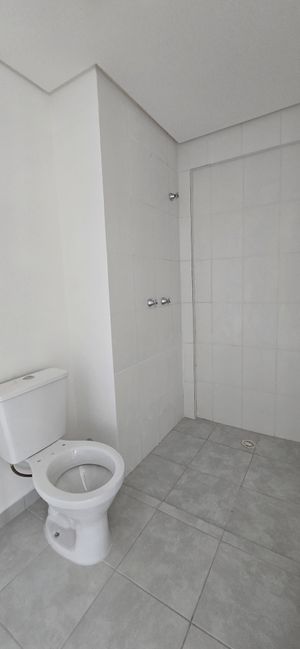 Image 10 - 858639