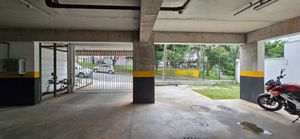 Image 30 - 858641