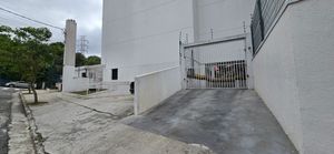 Image 33 - 858641