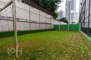 Image 12 - 858661