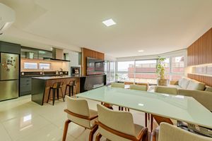 Image 21 - 858668