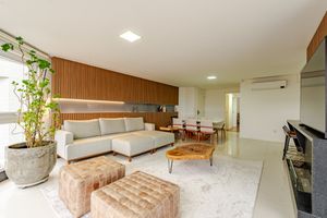 Image 14 - 858668