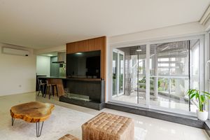 Image 13 - 858668