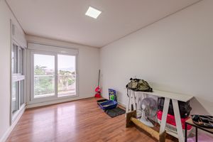 Image 28 - 858668