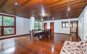 Image 1 - 858681