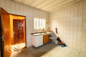Image 13 - 858684