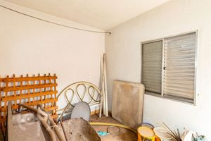 Image 33 - 858684