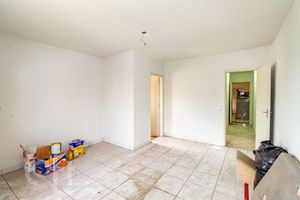 Image 2 - 858684
