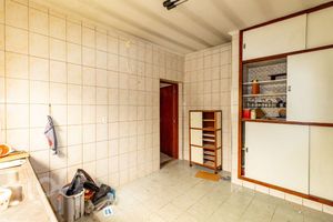 Image 14 - 858684