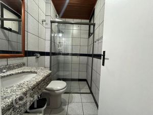 Image 6 - 858688