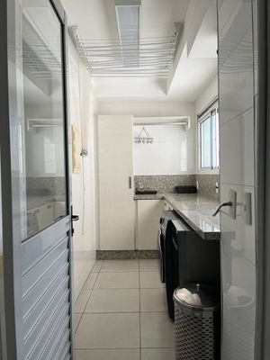 Image 17 - 858700
