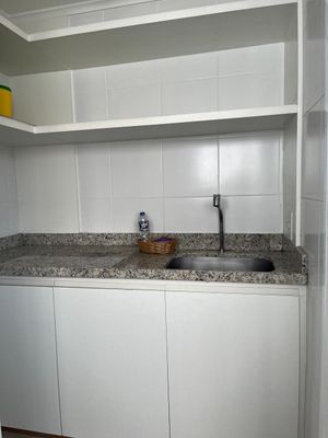 Image 12 - 858700