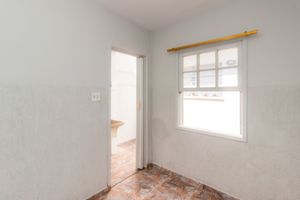Image 32 - 858704