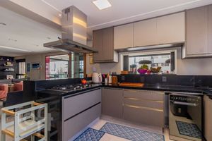 Image 35 - 858729