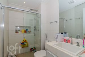 Image 21 - 858729