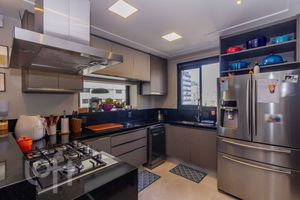 Image 34 - 858729
