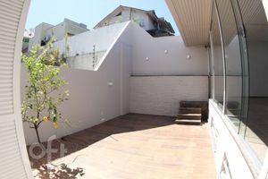 Image 14 - 858752