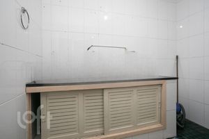 Image 17 - 858803