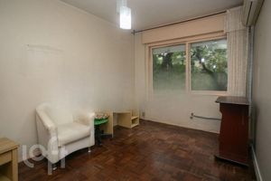 Image 11 - 858803