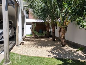 Image 3 - 858816