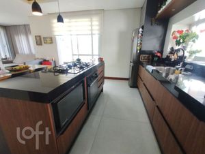 Image 7 - 858816