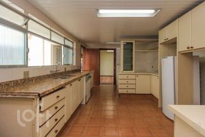 Image 34 - 858823