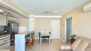 Image 8 - 858827
